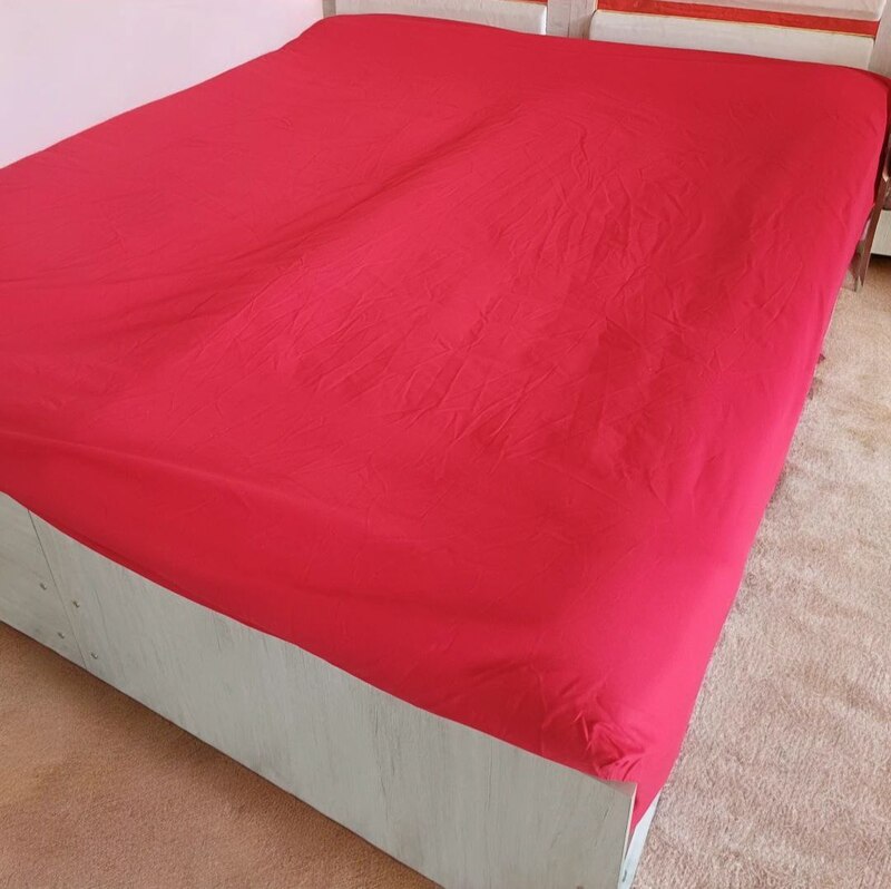 Простыня на резинке - 180x200x25 cм - Красная - 11411